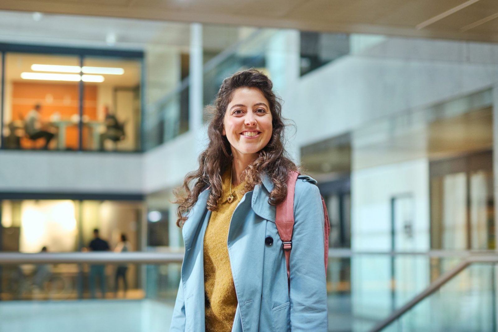 Een portret van het hoofdpersonage van de nieuwe arbeidsmarktcampagne van de Belastingdienst, Chris.